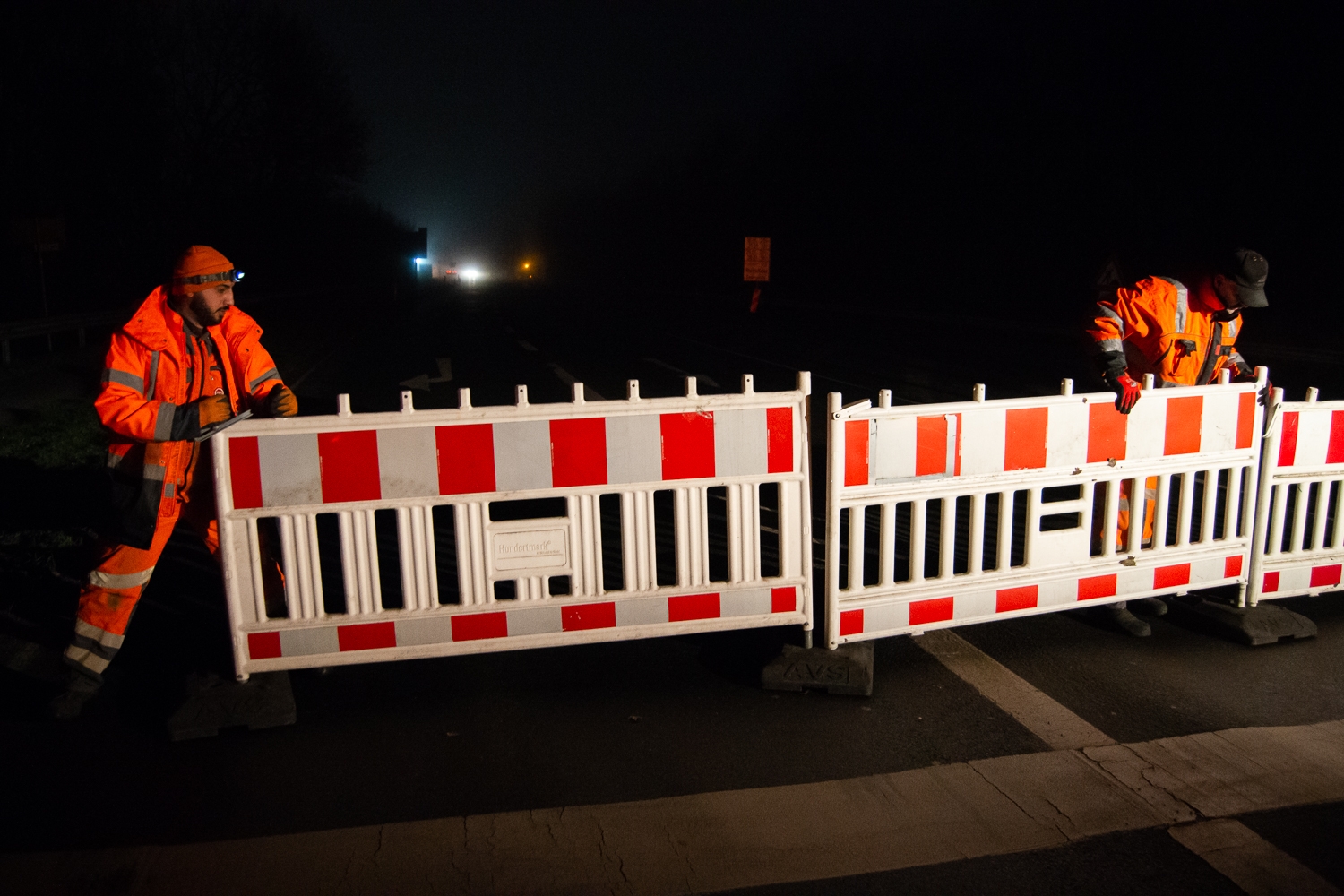 Impressionen der Arbeiten während der Vollsperrung der Rheinbrücke Emmerich. Freitag 18.01.2019, in Emmerich. Foto: Christian Creon